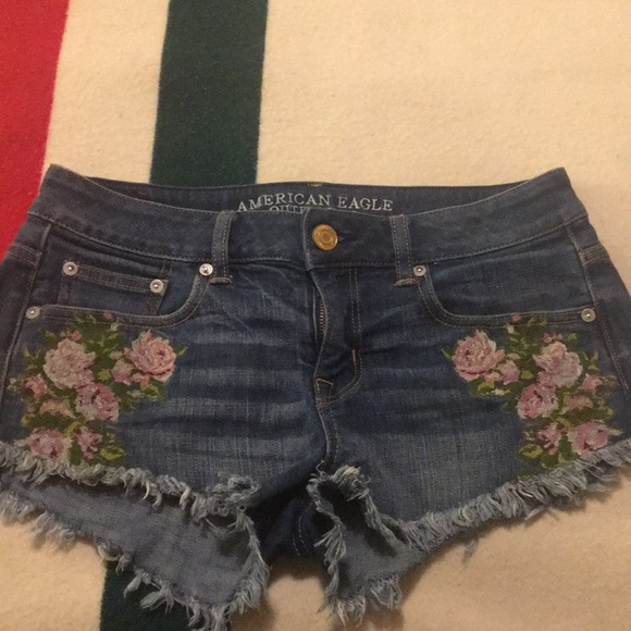 American Eagle Outfitters embroidered Shorts - Picture 1 of 3